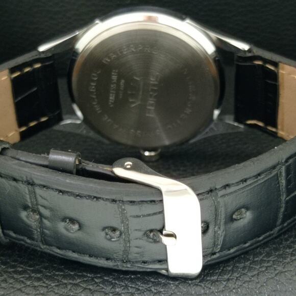 Vintage 1975 Fortis Manual Mens Silver Watch W/Leather Strap & Green accents - Picture 2 of 9